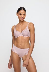 Бюстгальтер на косточках Бюстгальтер на косточках