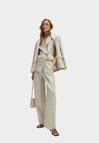 Жилет Жилет