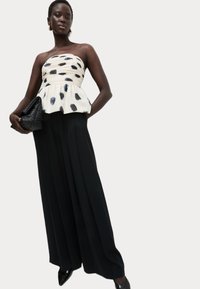 Топ без бретелек Топ без бретелек