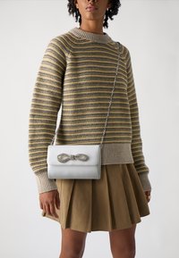 Вечерняя сумка Вечерняя сумка