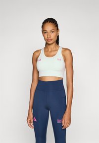 Спортивный бюстгальтер Спортивный бюстгальтер