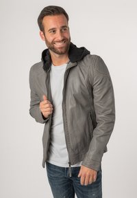 Кожаная куртка Кожаная куртка