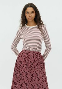 Лонгслив Лонгслив