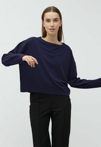 Лонгслив Лонгслив