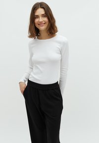 Лонгслив Лонгслив