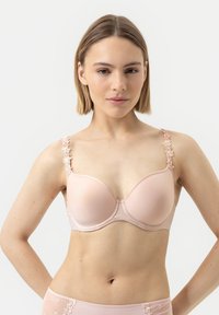 Бюстгальтер на косточках Бюстгальтер на косточках