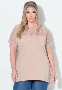 Футболка Футболка