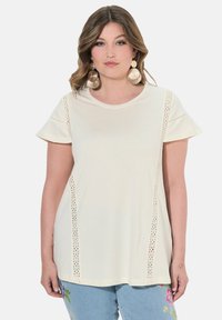 Футболка Футболка