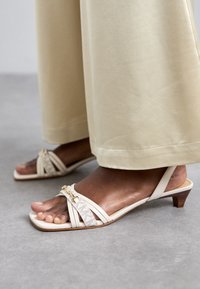 Босоножки Босоножки