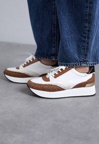 Сникерсы Сникерсы