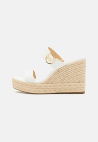 Босоножки на каблуке Босоножки на каблуке