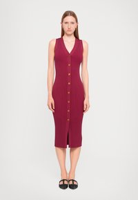 Вязаное платье Вязаное платье