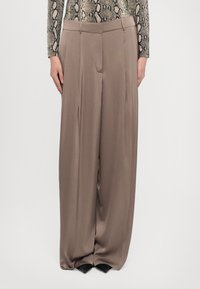 Широкие брюки Широкие брюки