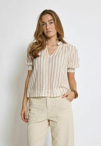 Блузка Блузка