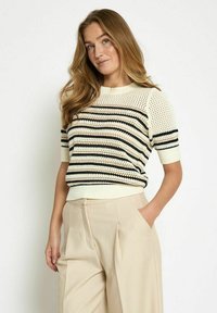 Футболка Футболка