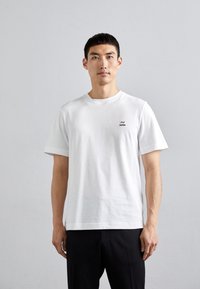 Футболка Футболка