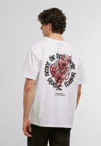 Футболка Футболка