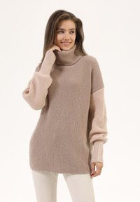 Вязаное платье Вязаное платье