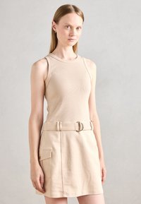 Платье футляр Платье футляр