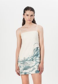 Короткое платье Короткое платье