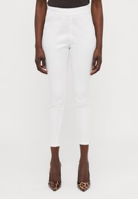 Короткие джинсы Короткие джинсы