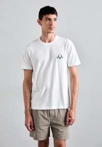 Футболка Футболка