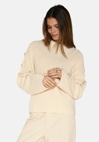 Пуловер Пуловер