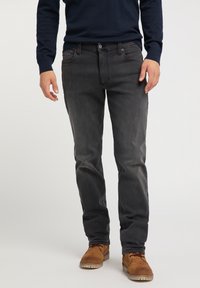 Узкие джинсы Узкие джинсы