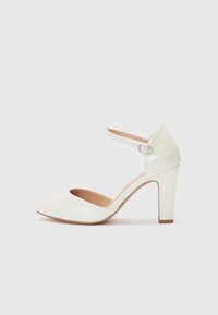 Туфли с ремешком Туфли с ремешком