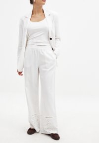 Широкие брюки Широкие брюки