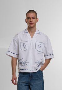 Рубашка с коротким рукавом Рубашка с коротким рукавом