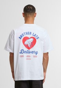 Футболка Футболка