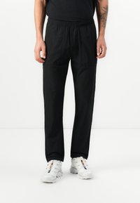 Спортивные штаны Спортивные штаны