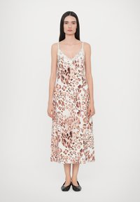 Летнее платье Летнее платье