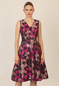 Платье Платье