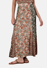 Длинная юбка Длинная юбка