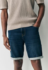 Шорты Шорты