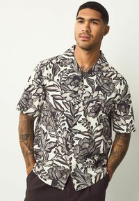 Рубашка с коротким рукавом Рубашка с коротким рукавом