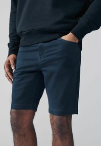 Шорты Шорты