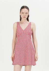 Короткое платье Короткое платье