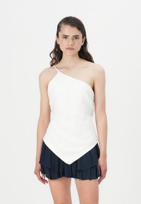 Топ на бретельках Топ на бретельках