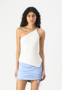 Топ на бретельках Топ на бретельках