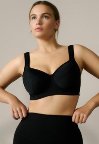 Бюстгальтер Бюстгальтер