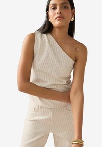 Топ на одно плечо Топ на одно плечо