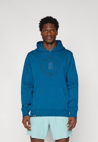 Спортивная кофта Спортивная кофта