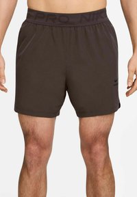 Шорты Шорты