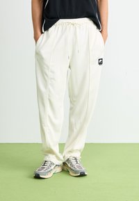 Спортивные штаны Спортивные штаны