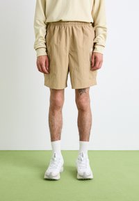 Шорты Шорты