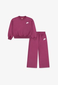 Набор одежды Набор одежды