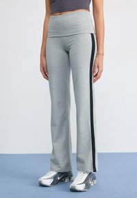 Узкие брюки Узкие брюки